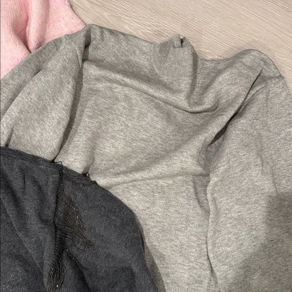 White House Black Market Women's Sweaters in Pink, Cream, and Gray - Picture 5 of 9